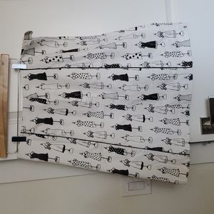 City Silk Stretch White & Black A-Line Skirt SZ 14